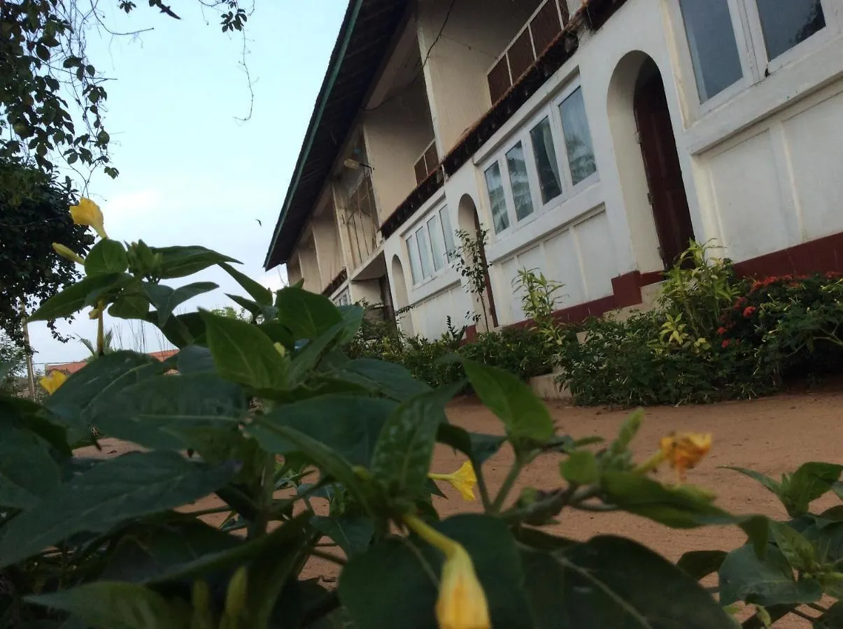 New Rest House Sea View Hotel 尼甘布