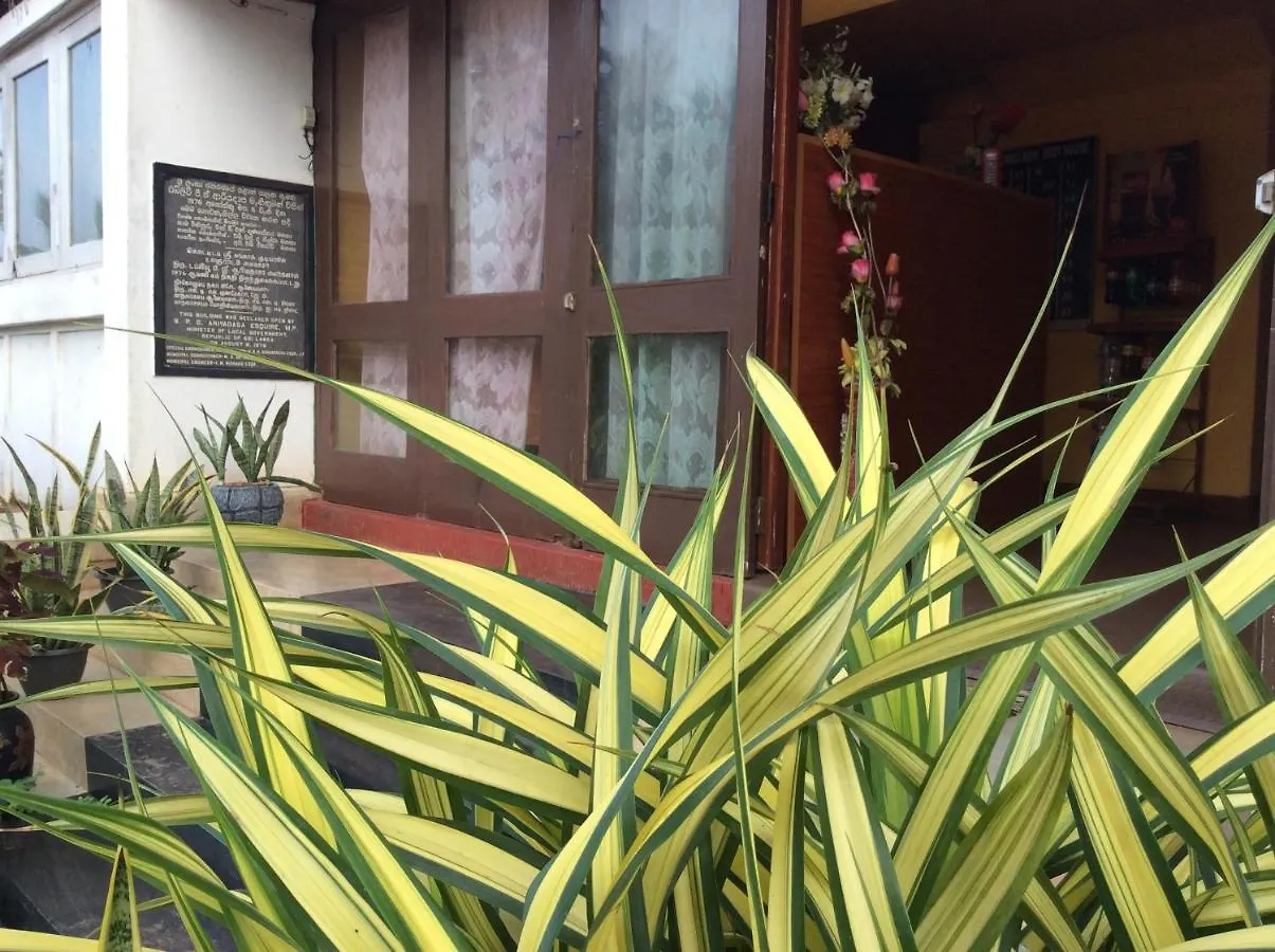 New Rest House Sea View Hotel 尼甘布