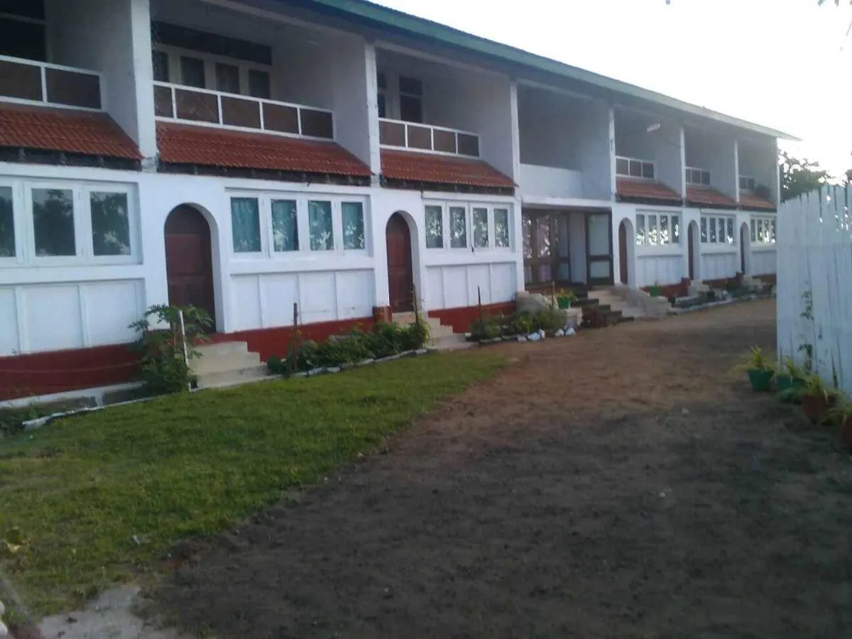 New Rest House Sea View Hotel 尼甘布